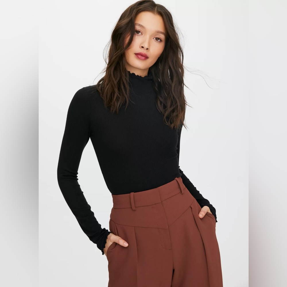Wilfred turtleneck size L Black